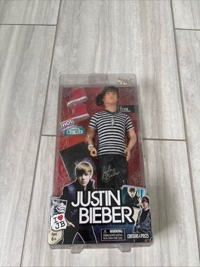 Justin Bieber Hot Sneakers Shoe Box JB Style Collection 2010 Sealed Bravado